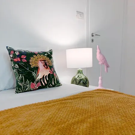 Familybo Delight - Front Station Apartment